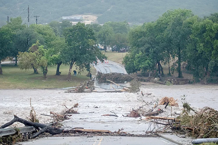 Texas floods leave 2 dead